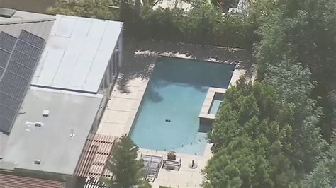 Twin boy dies, other twin in critical after being found unconscious in Porter Ranch pool